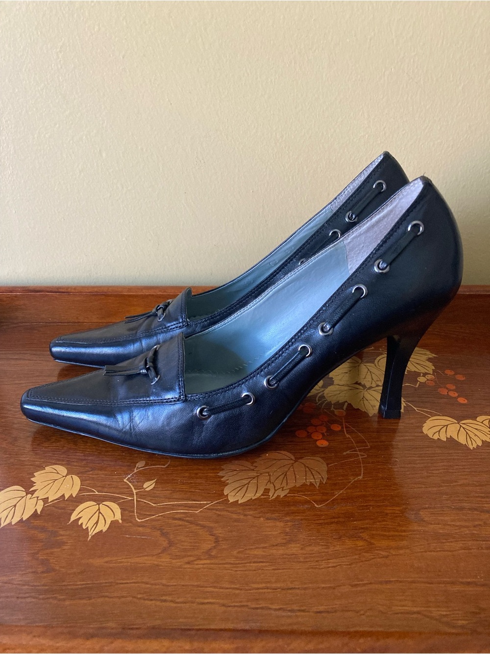 BCBG Paris Women's Black Leather Pointed Toe Heels